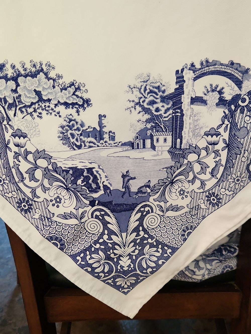 Spode Avantilines Blue And White Delft Tablecloth 118 X 60